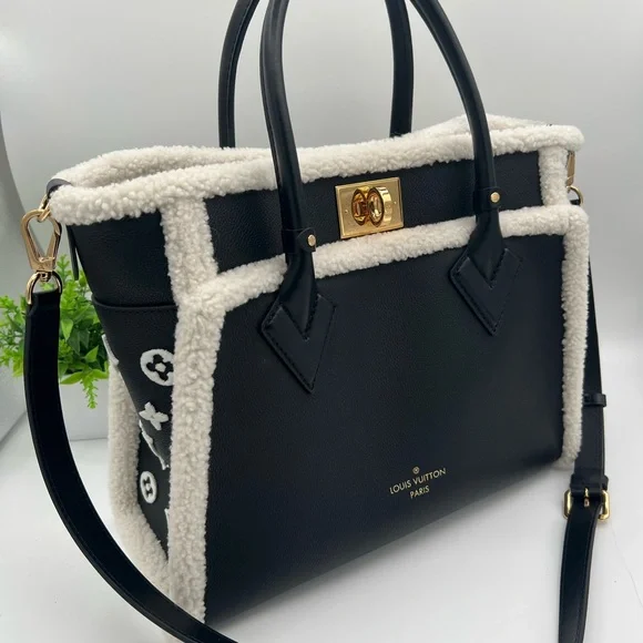 LOUIS VUITTON Rare Grained Calfskin Shearling On My Side MM Black🔥😍❤️ - Picture 5 of 13